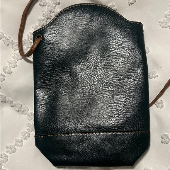 Heroing small green leather crossbody bag. Good used condition - Picture 4 of 6